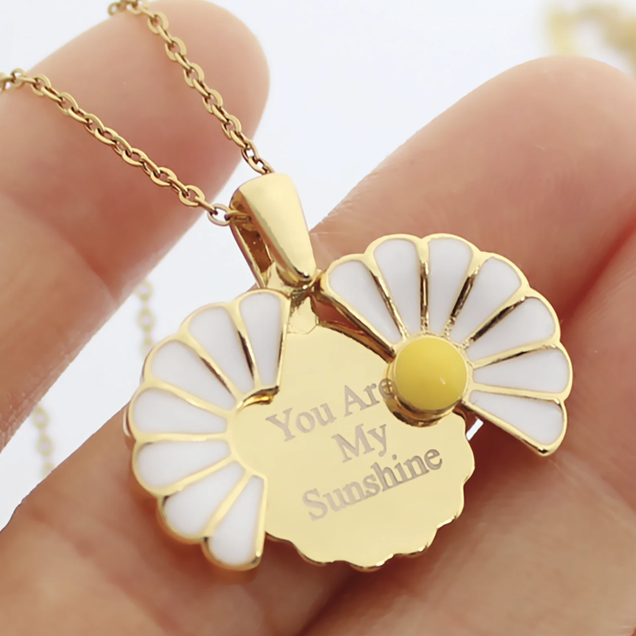 Collier Tournesol Personnalisé avec Prénom Gravé – Collier Marguerite Médaillon à Ouvrir, Cadeau Femme, Maman, Sœur, Saint-Valentin, Noël au maroc