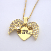 Collier Ange Personnalisé Prénom Gravé – Pendentif Cœur Ouvrant Ailes d'Ange, Cadeau Femme, Maman, Saint-Valentin, Noël