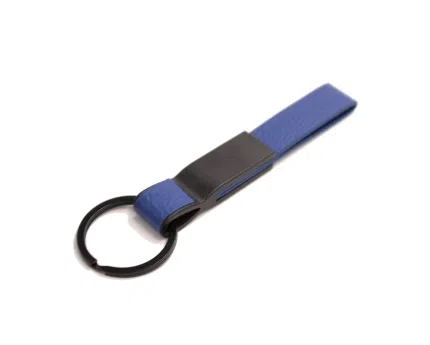 Porte-Clés Bouclier Métal & Cuir Véritable Personnalisé - Haute Qualité Maroc - personnalise.ma
